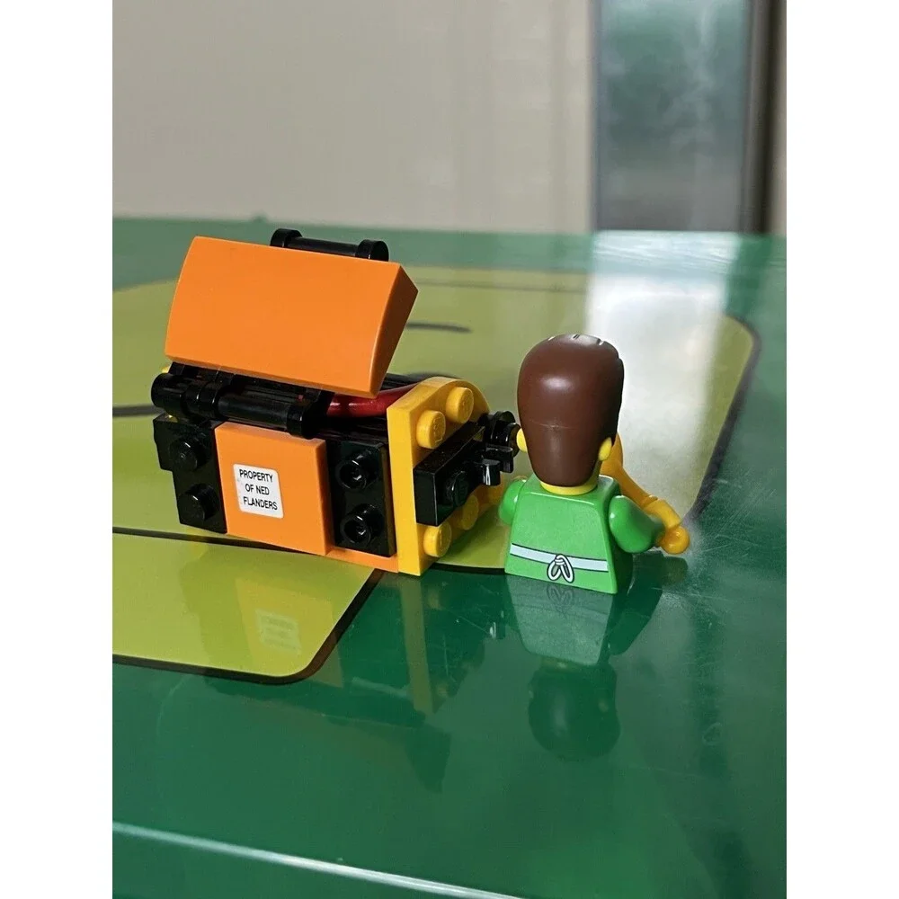 lego 71006 the simpsons house Ned Flanders W/BBQ Missing Legs